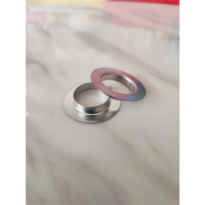 Μεταλλικό δαχτυλίδι από λευκοσίδηρο